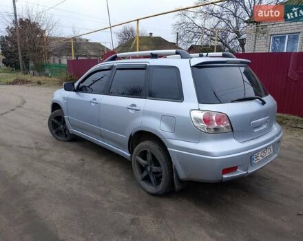 Сірий Міцубісі Аутлендер, об'ємом двигуна 2 л та пробігом 350 тис. км за 5350 $, фото 1 на Automoto.ua