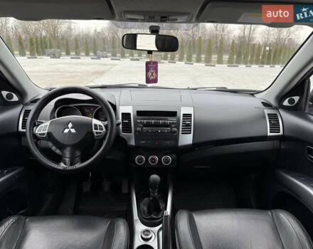 Серый Мицубиси Аутлендер, объемом двигателя 2 л и пробегом 299 тыс. км за 7750 $, фото 13 на Automoto.ua