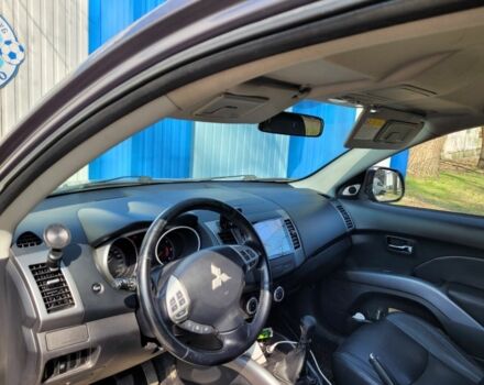 Сірий Міцубісі Аутлендер, об'ємом двигуна 0 л та пробігом 237 тис. км за 4993 $, фото 1 на Automoto.ua