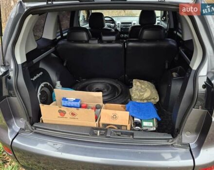 Сірий Міцубісі Аутлендер, об'ємом двигуна 3 л та пробігом 299 тис. км за 9000 $, фото 26 на Automoto.ua