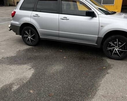 Сірий Міцубісі Аутлендер, об'ємом двигуна 2 л та пробігом 332 тис. км за 6200 $, фото 16 на Automoto.ua