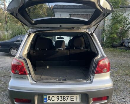 Серый Мицубиси Аутлендер, объемом двигателя 2 л и пробегом 190 тыс. км за 5300 $, фото 6 на Automoto.ua