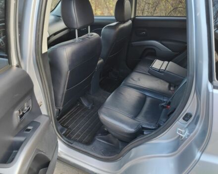 Сірий Міцубісі Аутлендер, об'ємом двигуна 0 л та пробігом 320 тис. км за 4049 $, фото 13 на Automoto.ua