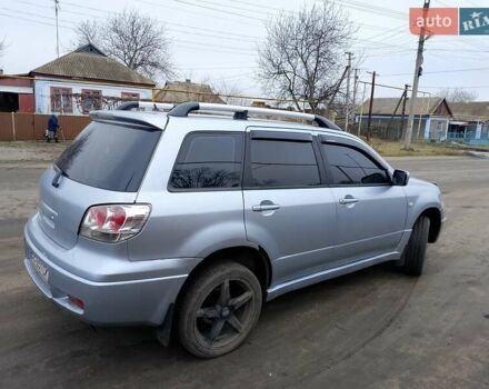 Сірий Міцубісі Аутлендер, об'ємом двигуна 2 л та пробігом 350 тис. км за 5350 $, фото 3 на Automoto.ua
