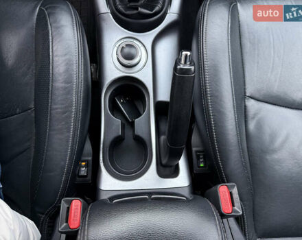 Серый Мицубиси Аутлендер, объемом двигателя 2 л и пробегом 299 тыс. км за 7750 $, фото 24 на Automoto.ua