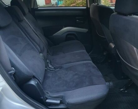 Серый Мицубиси Аутлендер, объемом двигателя 2 л и пробегом 320 тыс. км за 7500 $, фото 18 на Automoto.ua