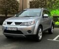 Серый Мицубиси Аутлендер, объемом двигателя 3 л и пробегом 129 тыс. км за 10500 $, фото 4 на Automoto.ua