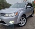Серый Мицубиси Аутлендер, объемом двигателя 3 л и пробегом 197 тыс. км за 9500 $, фото 1 на Automoto.ua