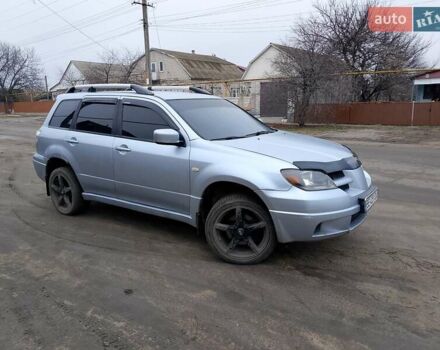 Сірий Міцубісі Аутлендер, об'ємом двигуна 2 л та пробігом 350 тис. км за 5350 $, фото 2 на Automoto.ua