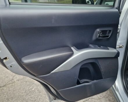 Серый Мицубиси Аутлендер, объемом двигателя 3 л и пробегом 197 тыс. км за 9500 $, фото 9 на Automoto.ua