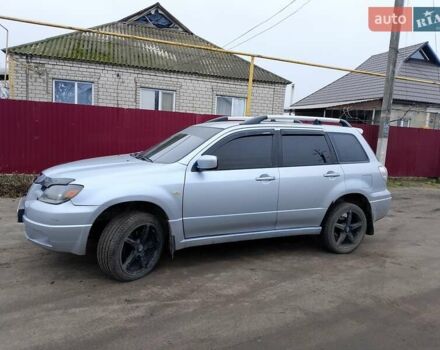 Сірий Міцубісі Аутлендер, об'ємом двигуна 2 л та пробігом 350 тис. км за 5350 $, фото 6 на Automoto.ua