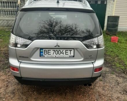 Серый Мицубиси Аутлендер, объемом двигателя 3 л и пробегом 183 тыс. км за 9200 $, фото 2 на Automoto.ua