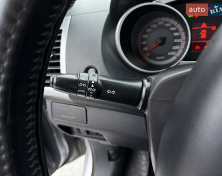 Серый Мицубиси Аутлендер, объемом двигателя 2 л и пробегом 299 тыс. км за 7750 $, фото 20 на Automoto.ua