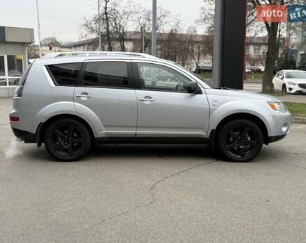 Сірий Міцубісі Аутлендер, об'ємом двигуна 3 л та пробігом 195 тис. км за 9999 $, фото 7 на Automoto.ua