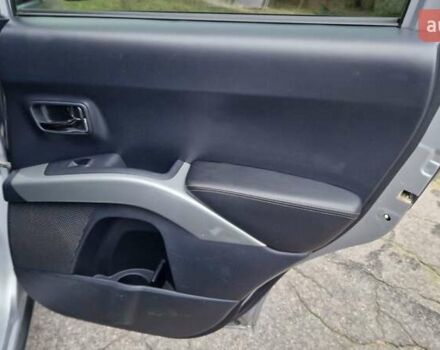 Серый Мицубиси Аутлендер, объемом двигателя 3 л и пробегом 197 тыс. км за 9500 $, фото 20 на Automoto.ua