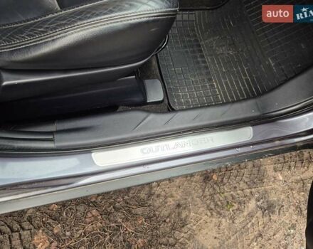 Сірий Міцубісі Аутлендер, об'ємом двигуна 3 л та пробігом 299 тис. км за 9000 $, фото 22 на Automoto.ua