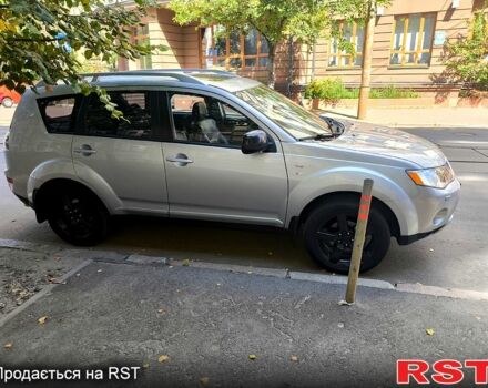 Серый Мицубиси Аутлендер, объемом двигателя 3 л и пробегом 192 тыс. км за 9800 $, фото 1 на Automoto.ua