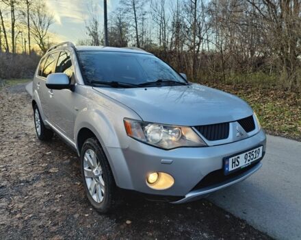 Сірий Міцубісі Аутлендер, об'ємом двигуна 0 л та пробігом 320 тис. км за 4049 $, фото 2 на Automoto.ua