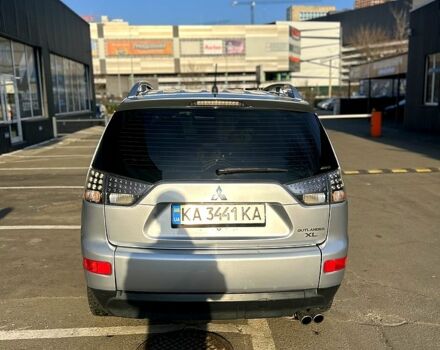 Серый Мицубиси Аутлендер, объемом двигателя 3 л и пробегом 182 тыс. км за 8600 $, фото 6 на Automoto.ua