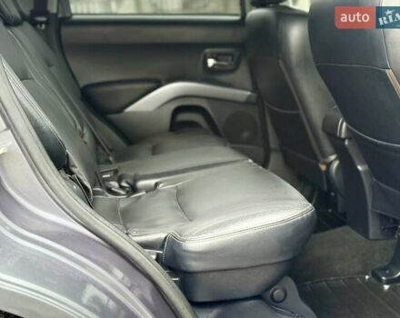 Сірий Міцубісі Аутлендер, об'ємом двигуна 3 л та пробігом 227 тис. км за 8900 $, фото 25 на Automoto.ua