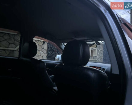 Серый Мицубиси Аутлендер, объемом двигателя 2.4 л и пробегом 236 тыс. км за 7600 $, фото 21 на Automoto.ua