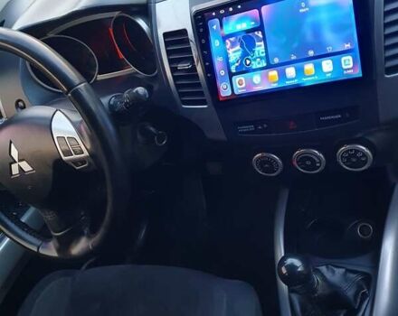 Міцубісі Аутлендер 2007 у Косове на Automoto.ua Сірий Міцубісі Аутлендер, об'ємом двигуна 2 л та пробігом 320 тис. км за 7500 $, фото 31 на Automoto.ua