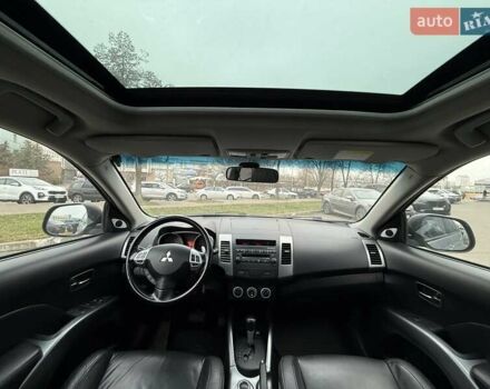 Сірий Міцубісі Аутлендер, об'ємом двигуна 3 л та пробігом 195 тис. км за 9999 $, фото 8 на Automoto.ua