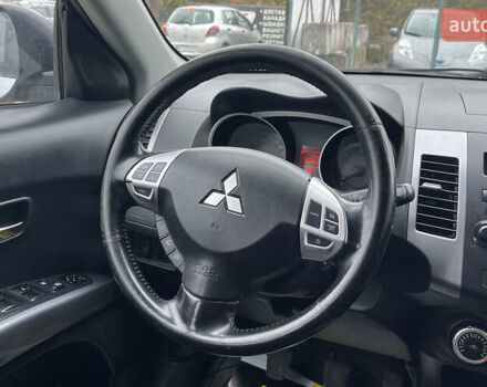 Серый Мицубиси Аутлендер, объемом двигателя 1.97 л и пробегом 310 тыс. км за 7600 $, фото 9 на Automoto.ua