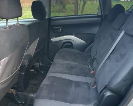 Серый Мицубиси Аутлендер, объемом двигателя 2 л и пробегом 320 тыс. км за 7500 $, фото 19 на Automoto.ua