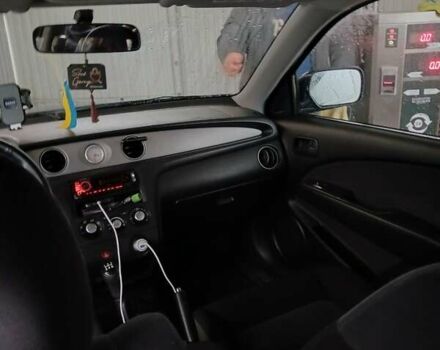 Сірий Міцубісі Аутлендер, об'ємом двигуна 2 л та пробігом 191 тис. км за 6500 $, фото 5 на Automoto.ua