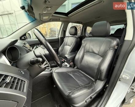 Сірий Міцубісі Аутлендер, об'ємом двигуна 3 л та пробігом 195 тис. км за 9999 $, фото 16 на Automoto.ua