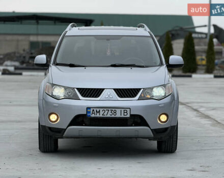 Серый Мицубиси Аутлендер, объемом двигателя 2 л и пробегом 299 тыс. км за 7750 $, фото 1 на Automoto.ua