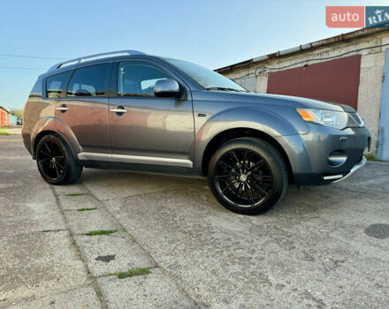 Серый Мицубиси Аутлендер, объемом двигателя 1.97 л и пробегом 260 тыс. км за 10900 $, фото 5 на Automoto.ua