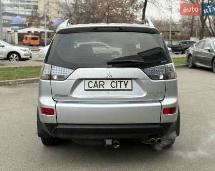 Сірий Міцубісі Аутлендер, об'ємом двигуна 3 л та пробігом 195 тис. км за 9999 $, фото 5 на Automoto.ua
