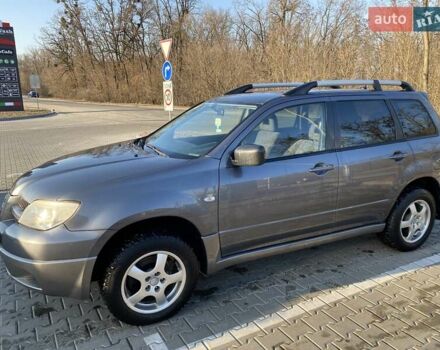 Сірий Міцубісі Аутлендер, об'ємом двигуна 2 л та пробігом 240 тис. км за 6500 $, фото 6 на Automoto.ua