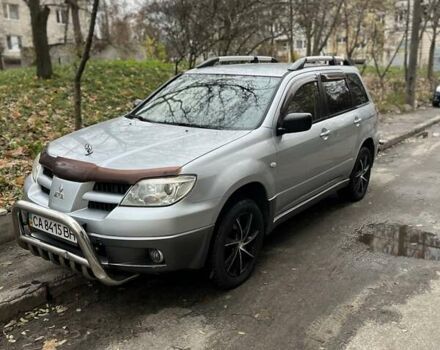 Сірий Міцубісі Аутлендер, об'ємом двигуна 2 л та пробігом 332 тис. км за 6200 $, фото 1 на Automoto.ua