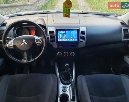 Міцубісі Аутлендер 2007 у Косове на Automoto.ua Сірий Міцубісі Аутлендер, об'ємом двигуна 2 л та пробігом 320 тис. км за 7500 $, фото 21 на Automoto.ua