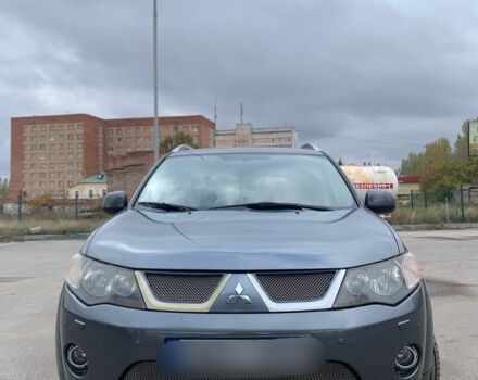 Міцубісі Аутлендер 2007 у Славянске на Automoto.ua Сірий Міцубісі Аутлендер, об'ємом двигуна 2 л та пробігом 121 тис. км за 5300 $, фото 1 на Automoto.ua