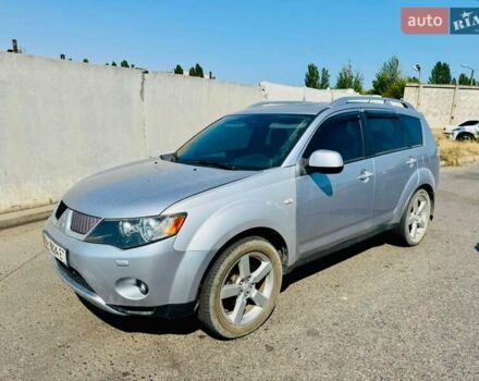 Серый Мицубиси Аутлендер, объемом двигателя 3 л и пробегом 188 тыс. км за 10000 $, фото 8 на Automoto.ua