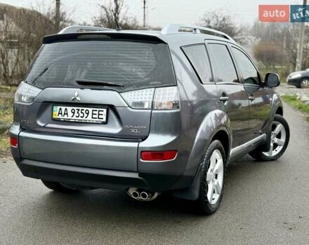 Сірий Міцубісі Аутлендер, об'ємом двигуна 3 л та пробігом 227 тис. км за 8900 $, фото 12 на Automoto.ua