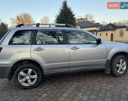 Серый Мицубиси Аутлендер, объемом двигателя 2 л и пробегом 415 тыс. км за 4699 $, фото 4 на Automoto.ua