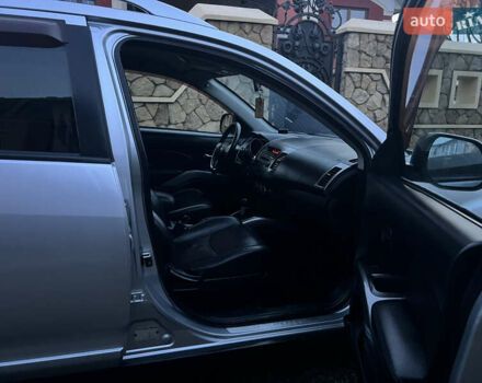 Серый Мицубиси Аутлендер, объемом двигателя 2.4 л и пробегом 236 тыс. км за 7600 $, фото 13 на Automoto.ua