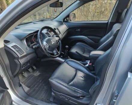 Сірий Міцубісі Аутлендер, об'ємом двигуна 0 л та пробігом 320 тис. км за 4049 $, фото 14 на Automoto.ua