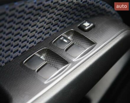 Серый Мицубиси Аутлендер, объемом двигателя 0 л и пробегом 240 тыс. км за 7200 $, фото 22 на Automoto.ua