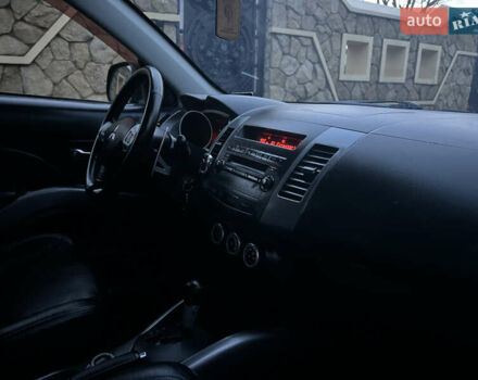 Серый Мицубиси Аутлендер, объемом двигателя 2.4 л и пробегом 236 тыс. км за 7600 $, фото 15 на Automoto.ua