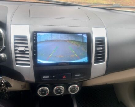 Сірий Міцубісі Аутлендер, об'ємом двигуна 2 л та пробігом 245 тис. км за 8600 $, фото 7 на Automoto.ua