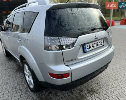 Серый Мицубиси Аутлендер, объемом двигателя 3 л и пробегом 277 тыс. км за 7999 $, фото 10 на Automoto.ua