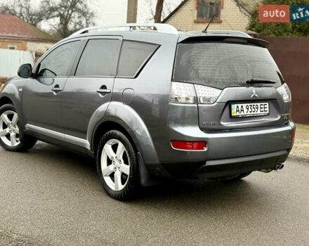 Сірий Міцубісі Аутлендер, об'ємом двигуна 3 л та пробігом 227 тис. км за 8900 $, фото 5 на Automoto.ua