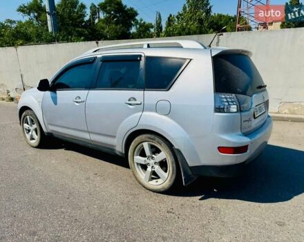 Серый Мицубиси Аутлендер, объемом двигателя 3 л и пробегом 188 тыс. км за 10000 $, фото 7 на Automoto.ua