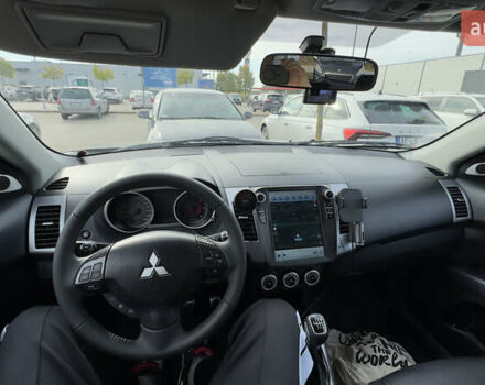 Серый Мицубиси Аутлендер, объемом двигателя 1.97 л и пробегом 260 тыс. км за 10900 $, фото 10 на Automoto.ua